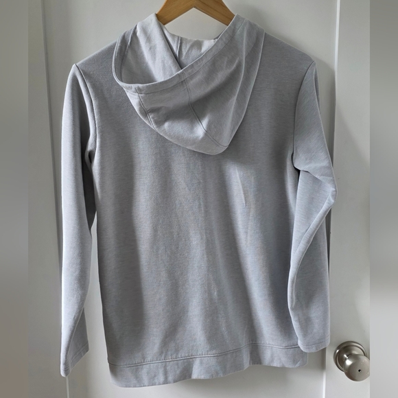 Old Navy Active Gray and Black Active Top - Picture 2 of 3